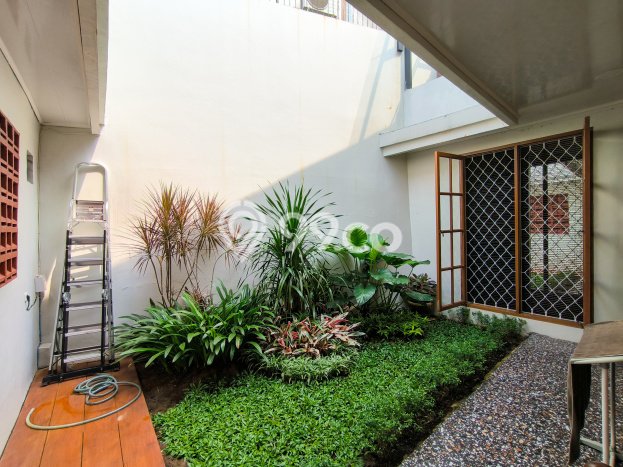 Ready to Use! Premium House LT 183m2 Desain Elegan di Bintaro Ready to Use! Premium House LT 183m2 Desain Elegan di Bintaro