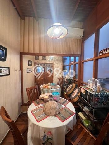 Hunian Elit LB 275m2 Siap Huni Desain Elegan di Bintaro, Tangerang Selatan Hunian Elit LB 275m2 Siap Huni Desain Elegan di Bintaro, Tangerang Selatan