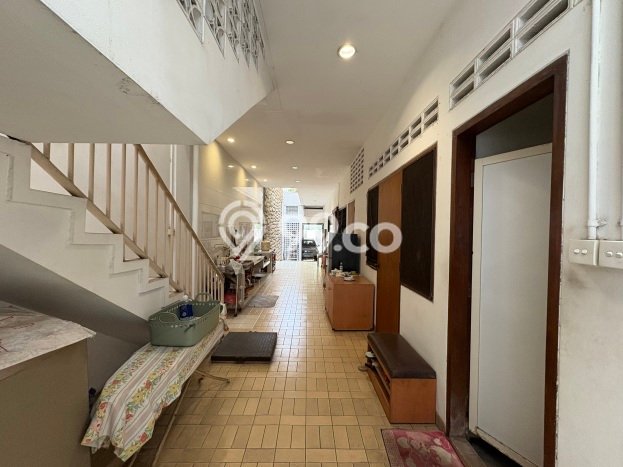 Rumah Elit Modern Tanpa Renovasi di Kedoya Baru Jakarta Barat Rumah Elit Modern Tanpa Renovasi di Kedoya Baru Jakarta Barat