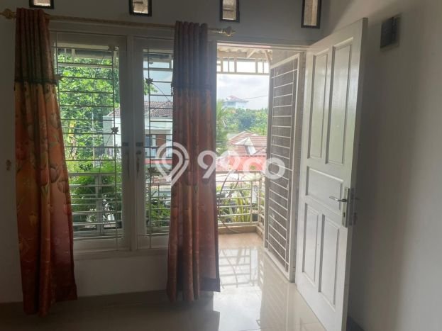 Dijual Rumah 4 Kamar Lokasi Ideal Nyaman dan Strategis di Ciracas Dijual Rumah 4 Kamar Lokasi Ideal Nyaman dan Strategis di Ciracas