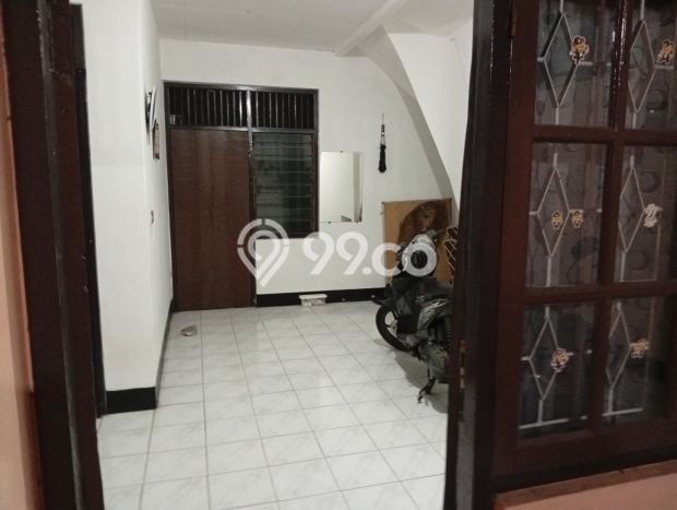 Dijual Rumah Eksklusif 8 KT di Utan Kayu, Jakarta Timur Dijual Rumah Eksklusif 8 KT di Utan Kayu, Jakarta Timur