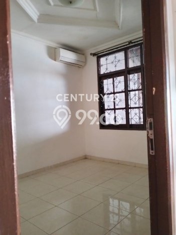 Hunian Elit LB 200m2 Siap Huni Desain Elegan di Bintaro, Tangerang Selatan Hunian Elit LB 200m2 Siap Huni Desain Elegan di Bintaro, Tangerang Selatan