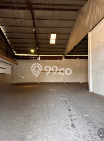 Disewakan Gudang di Kawasan Ramai Semper Luas 1850m2 Disewakan Gudang di Kawasan Ramai Semper Luas 1850m2