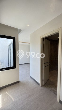 Rumah Elit Modern Siap Huni di Citraland Surabaya Rumah Elit Modern Siap Huni di Citraland Surabaya