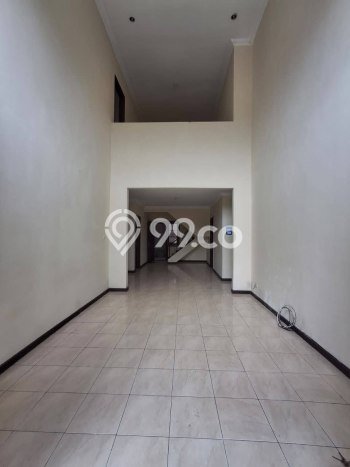 Rumah Elit LB 250m2 Siap Huni Desain Elegan di Citraland, Surabaya Rumah Elit LB 250m2 Siap Huni Desain Elegan di Citraland, Surabaya