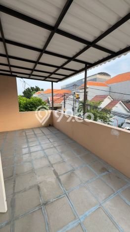 For Sale Rumah 4 Kamar Lokasi Ideal Bagus dan Strategis di Gresik For Sale Rumah 4 Kamar Lokasi Ideal Bagus dan Strategis di Gresik