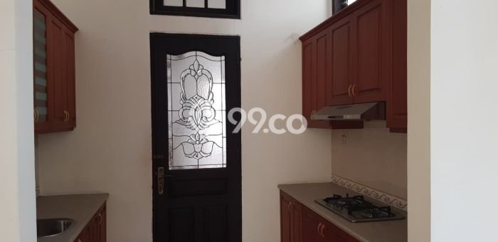 Lokasi strategis! Rumah siap huni disewakan di Dukuh Pakis LB 600m2 Lokasi strategis! Rumah siap huni disewakan di Dukuh Pakis LB 600m2