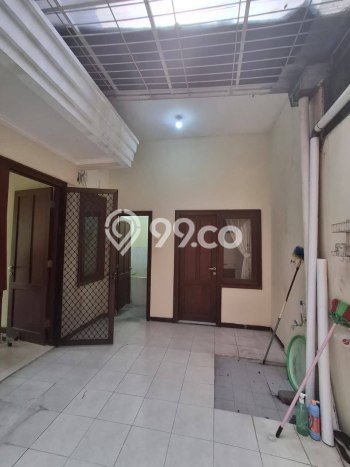 Rumah Elit LB 250m2 Siap Huni Desain Elegan di Citraland, Surabaya Rumah Elit LB 250m2 Siap Huni Desain Elegan di Citraland, Surabaya