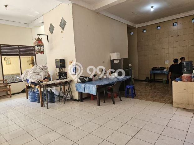 Dijual Kost di Wonocolo, Surabaya, 41 KT, 41 KM, Luas 2000m2 Dijual Kost di Wonocolo, Surabaya, 41 KT, 41 KM, Luas 2000m2