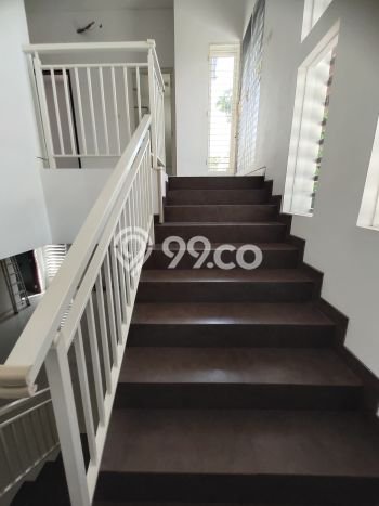 For Sale! Luxury House LT 239m2 Desain Modern di Pakuwon City For Sale! Luxury House LT 239m2 Desain Modern di Pakuwon City