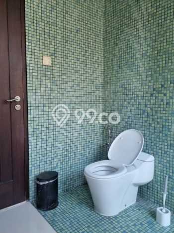 Ready to Use! Luxury House LT 450m2 Desain Elegan di Pakuwon City Ready to Use! Luxury House LT 450m2 Desain Elegan di Pakuwon City