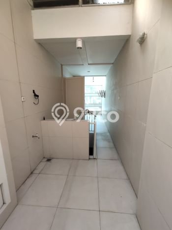 For Sale! Luxury House LT 239m2 Desain Modern di Pakuwon City For Sale! Luxury House LT 239m2 Desain Modern di Pakuwon City