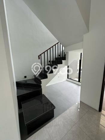 Dijual Rumah Mewah Elegan Dengan View Cantik di Citraland, Surabaya Dijual Rumah Mewah Elegan Dengan View Cantik di Citraland, Surabaya