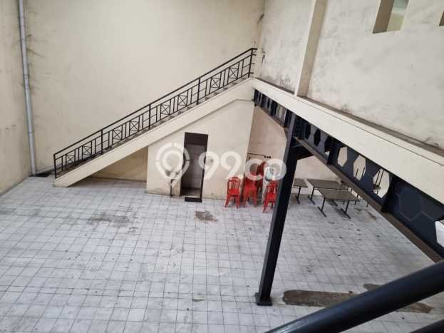 SEWA TERJANGKAU! Gudang di Blimbing, Luas 300m2m², Lokasi Komersial SEWA TERJANGKAU! Gudang di Blimbing, Luas 300m2m², Lokasi Komersial