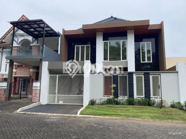 Rumah Berkualitas Araya, Malang, LT 300m2m² Bangunan 400m2m² Rumah Berkualitas Araya, Malang, LT 300m2m² Bangunan 400m2m²