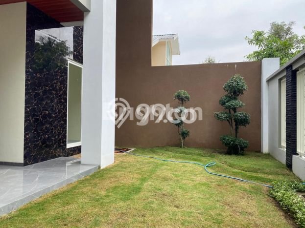 Rumah Berkualitas Araya, Malang, LT 300m2m² Bangunan 400m2m² Rumah Berkualitas Araya, Malang, LT 300m2m² Bangunan 400m2m²