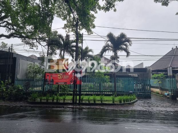 For Sale! Luxury House LT 651m2 Desain Modern di Oro-Oro Dowo For Sale! Luxury House LT 651m2 Desain Modern di Oro-Oro Dowo