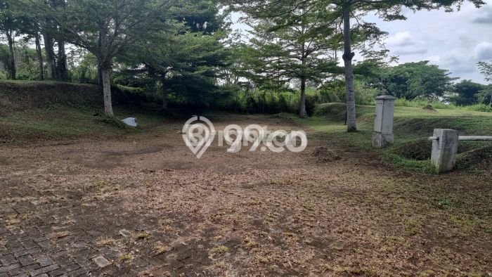 Tanah Lokasi Strategis di Araya, Luas 200m2m², Cocok untuk Investasi Tanah Lokasi Strategis di Araya, Luas 200m2m², Cocok untuk Investasi