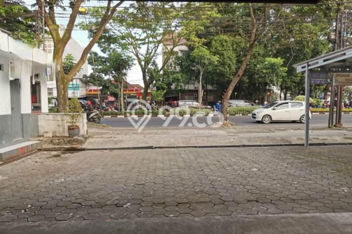 Disewakan Komersial di Kawasan Ramai Pelajar Pejuang Luas 350m2 Disewakan Komersial di Kawasan Ramai Pelajar Pejuang Luas 350m2