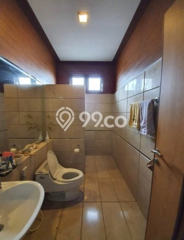 Rumah Mewah Siap Huni LT 450m2 di Regol, Bandung Rumah Mewah Siap Huni LT 450m2 di Regol, Bandung