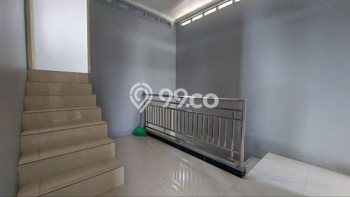 For Sale Hunian Rumah Terawat 5 Kamar di Jatimakmur, Bekasi For Sale Hunian Rumah Terawat 5 Kamar di Jatimakmur, Bekasi
