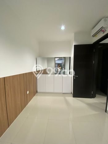 Disewakan! Rumah 2 Kamar Tidur &
1 Kamar Mandi di Pantai Indah Kapuk 2, Jakarta Utara Disewakan! Rumah 2 Kamar Tidur &
1 Kamar Mandi di Pantai Indah Kapuk 2, Jakarta Utara