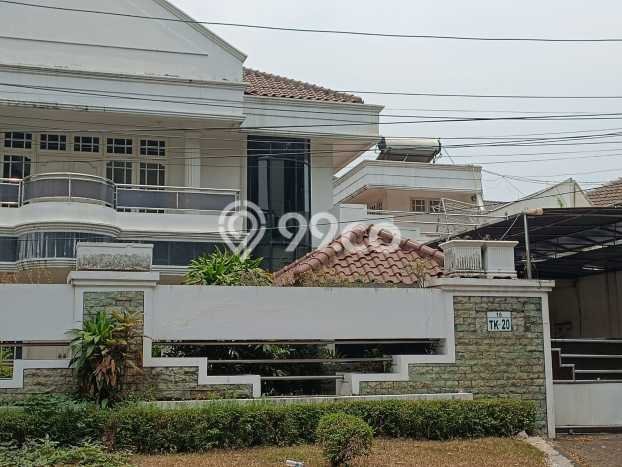 Hunian Mewah LB 2000m2 Siap Pakai Desain Elegan di Pondok Indah, Jakarta Selatan Hunian Mewah LB 2000m2 Siap Pakai Desain Elegan di Pondok Indah, Jakarta Selatan