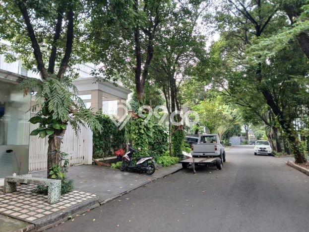 Rumah Area Strategis kawasan Kebayoran Baru, Jakarta Selatan, LT 687m² LB 1000m² Rumah Area Strategis kawasan Kebayoran Baru, Jakarta Selatan, LT 687m² LB 1000m²