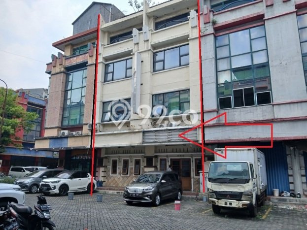Ruko Bagus Dijual LB 600m2 Lokasi Strategis Jakarta Selatan Area Cocok untuk Berbisnis Ruko Bagus Dijual LB 600m2 Lokasi Strategis Jakarta Selatan Area Cocok untuk Berbisnis