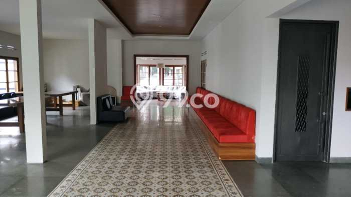Ready to Use! Premium House LT 1282m2 Desain Modern di Dago Ready to Use! Premium House LT 1282m2 Desain Modern di Dago