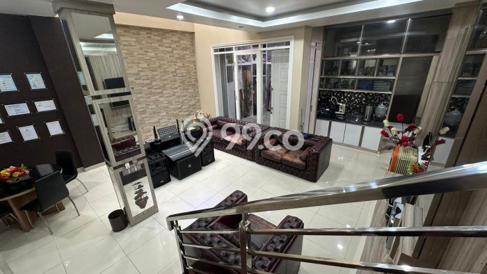 Jual Rumah Luas Elegan Dengan View Eksklusif di Ciwaruga, Bandung Jual Rumah Luas Elegan Dengan View Eksklusif di Ciwaruga, Bandung