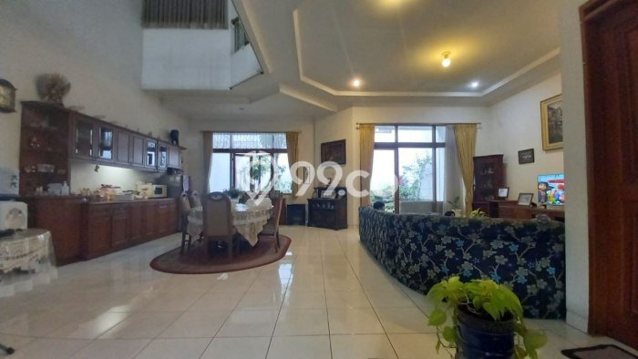 Ready to Use! Luxury House LT 320m2 Desain Elegan di Setiabudi Ready to Use! Luxury House LT 320m2 Desain Elegan di Setiabudi