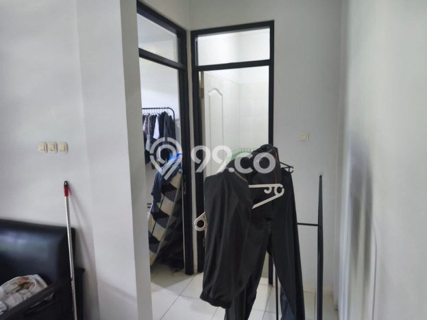 JUAL CEPAT! Rumah Ready Stock Area Strategis , Luas 100m2m² Bangunan 72m2m² JUAL CEPAT! Rumah Ready Stock Area Strategis , Luas 100m2m² Bangunan 72m2m²