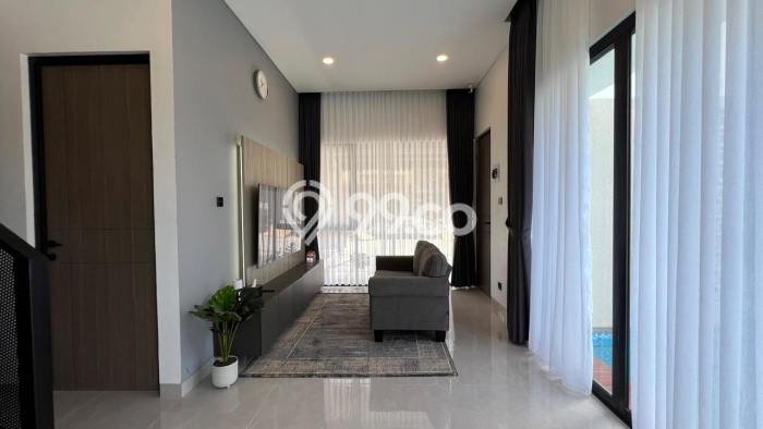 Rumah Nyaman di Coblong, Bandung, Luas 108m2m² Bangunan 100m2m² Rumah Nyaman di Coblong, Bandung, Luas 108m2m² Bangunan 100m2m²