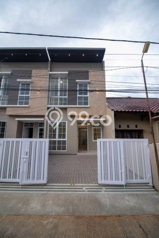 Rumah Terawat kawasan Arcamanik, Bandung, LT 100m2m² LB 160m2m² DIJUAL CEPAT! Rumah Terawat kawasan Arcamanik, Bandung, LT 100m2m² LB 160m2m² DIJUAL CEPAT!