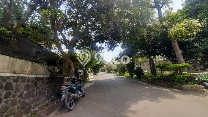 Rumah Modern 5 KT di Cihanjuang Bandung Semi Furnished Rumah Modern 5 KT di Cihanjuang Bandung Semi Furnished