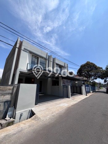 Rumah Siap Huni lokasi Regol, Bandung, Luas 72m2m² Bangunan 95m2m² Rumah Siap Huni lokasi Regol, Bandung, Luas 72m2m² Bangunan 95m2m²
