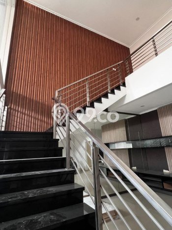 Siap Huni Hunian Elit 4 Kamar di Batununggal Dekat ke Mana Pun Siap Huni Hunian Elit 4 Kamar di Batununggal Dekat ke Mana Pun