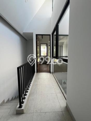 Rumah Modern 3 KT di BSD Griya Loka Tangerang Unfurnished Rumah Modern 3 KT di BSD Griya Loka Tangerang Unfurnished
