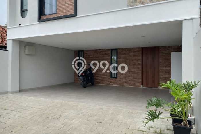 Rumah Strategis Modern Lb 220m2 di Pamulang, Tangerang Selatan Rumah Strategis Modern Lb 220m2 di Pamulang, Tangerang Selatan