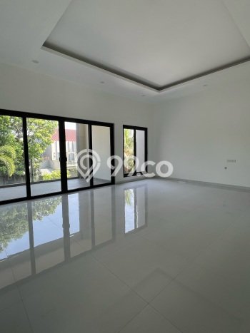 Ready to Use! Luxury House LT 375m2 Desain Elegan di BSD Ready to Use! Luxury House LT 375m2 Desain Elegan di BSD