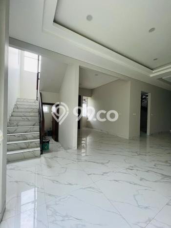 Ready to Use! Premium House LT 202m2 Desain Elegan di BSD The Icon Ready to Use! Premium House LT 202m2 Desain Elegan di BSD The Icon
