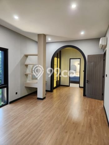 Rumah Mewah LB 350m2 Siap Huni Desain Elegan di BSD, Tangerang Rumah Mewah LB 350m2 Siap Huni Desain Elegan di BSD, Tangerang