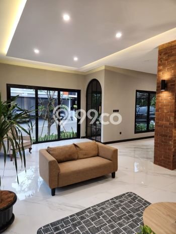 Rumah Mewah LB 350m2 Siap Huni Desain Elegan di BSD, Tangerang Rumah Mewah LB 350m2 Siap Huni Desain Elegan di BSD, Tangerang