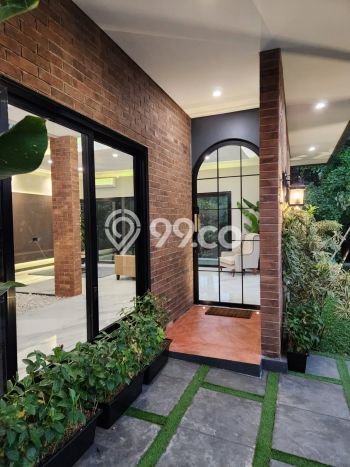 Rumah Mewah LB 350m2 Siap Huni Desain Elegan di BSD, Tangerang Rumah Mewah LB 350m2 Siap Huni Desain Elegan di BSD, Tangerang