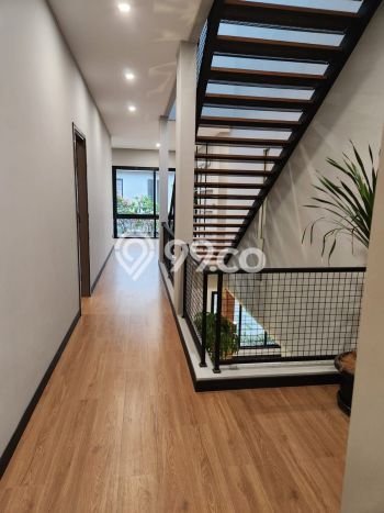 Rumah Mewah LB 350m2 Siap Huni Desain Elegan di BSD, Tangerang Rumah Mewah LB 350m2 Siap Huni Desain Elegan di BSD, Tangerang