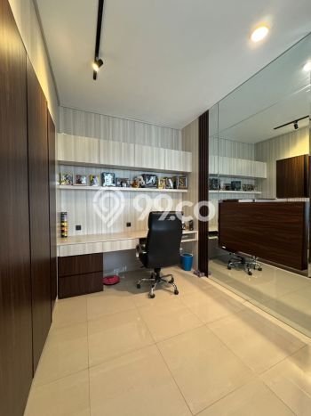 Hunian Elit LB 385m2 Siap Huni Desain Elegan di BSD The Green, Tangerang Hunian Elit LB 385m2 Siap Huni Desain Elegan di BSD The Green, Tangerang