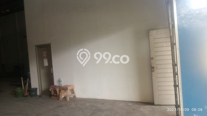 Unit Gudang Disewakan di BSD di Area Ramai & Strategis Unit Gudang Disewakan di BSD di Area Ramai & Strategis