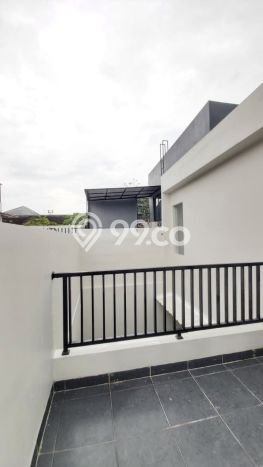 For Sale! Luxury House LT 175m2 Desain Modern di BSD Giri Loka For Sale! Luxury House LT 175m2 Desain Modern di BSD Giri Loka