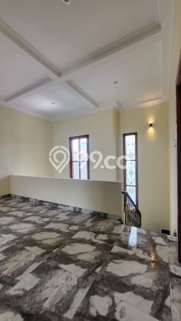 Hunian Elit LB 600m2 Siap Huni Desain Elegan di BSD Puspita Loka, Tangerang Hunian Elit LB 600m2 Siap Huni Desain Elegan di BSD Puspita Loka, Tangerang